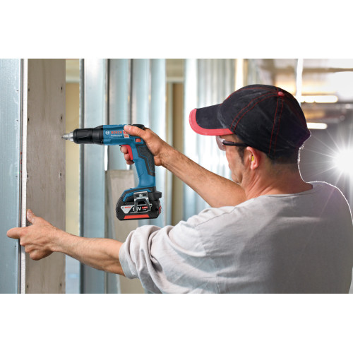 Аккумуляторный шуруповерт Li-Ion 18 В,  Bosch GSR 18 V-EC TE Professional (2 акк. 5.0 Ач) с насадкой MA 55 в L-Boxx 06019C8006